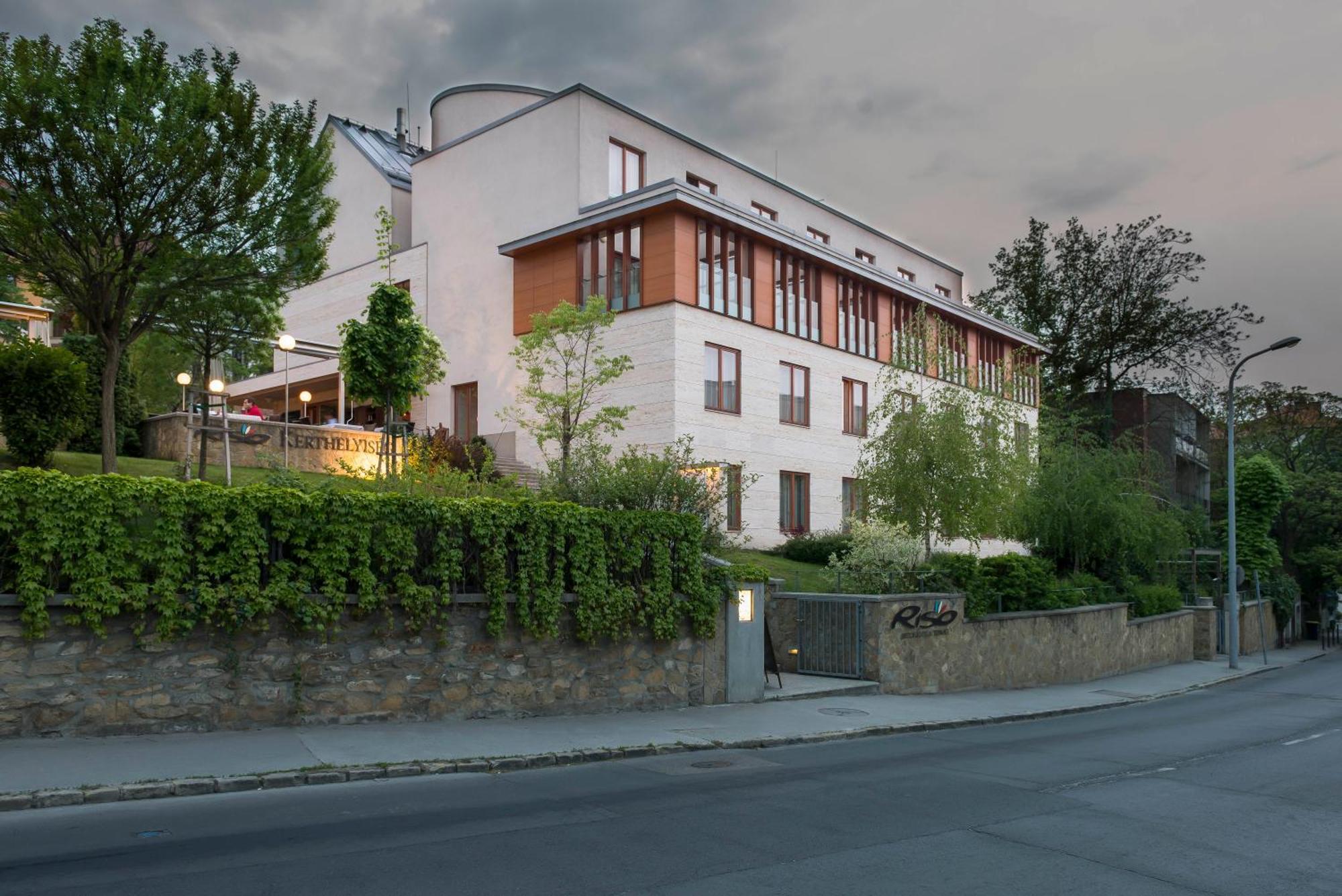 Hotel Castle Garden, Budapest